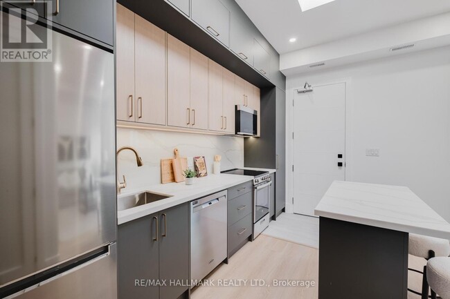 Building Photo - 37 Milverton Blvd