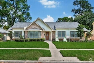 Building Photo - 1056 Martin St
