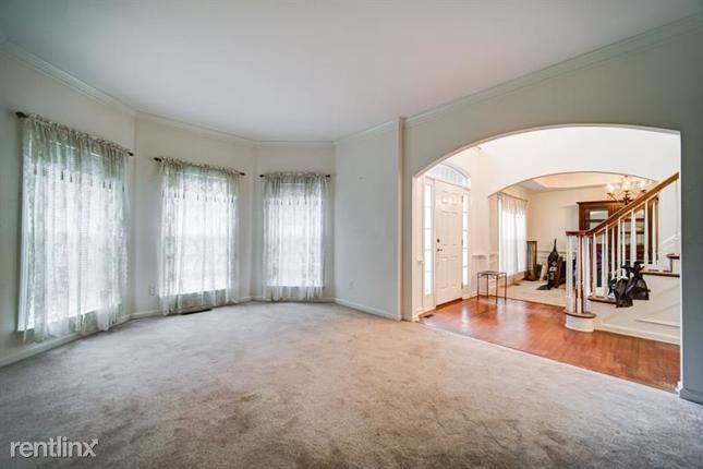 Building Photo - 5 br, 3 bath House - 2417 Hyde Park Court Se