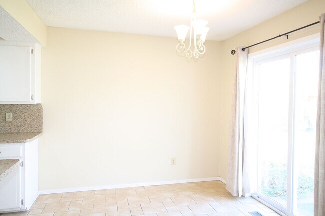 Foto del edificio - Charming Home In Edmond Schools