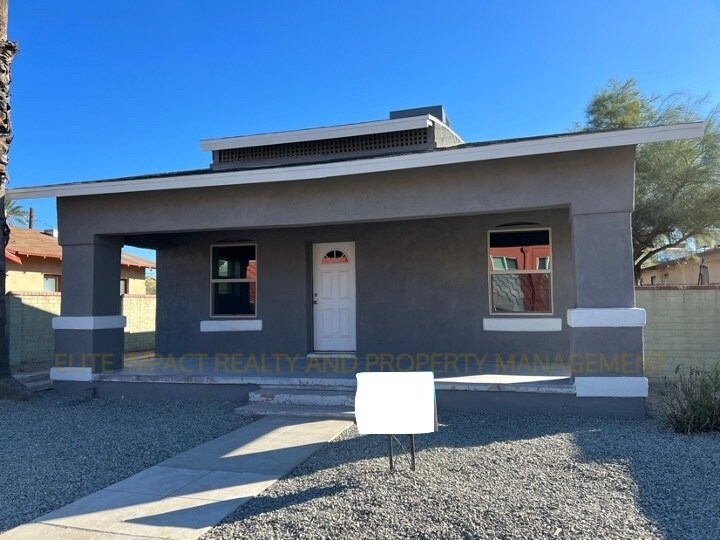 Primary Photo - 1330 N Tyndall Ave