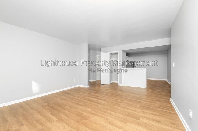 Building Photo - 1832 Winton Ave