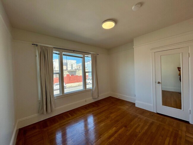 Foto del edificio - 190 Parker Ave