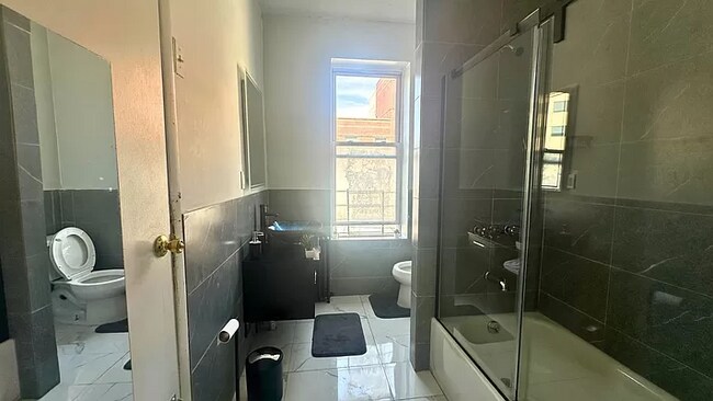 Foto del edificio - 735A Quincy St