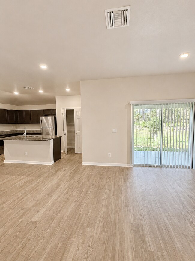 Foto del edificio - Modern Duplex Available Now