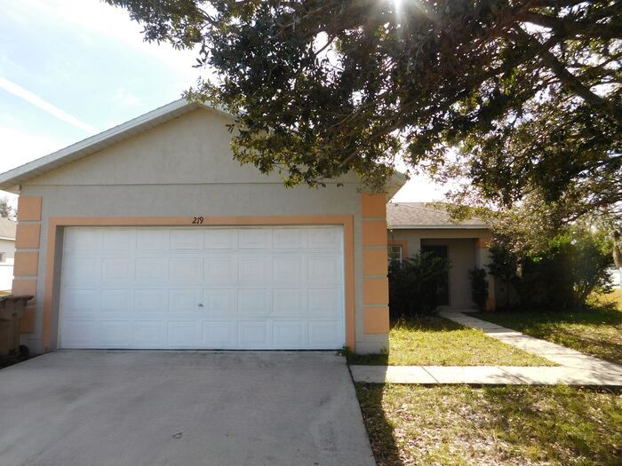 Primary Photo - Single Family Home in Poinciana