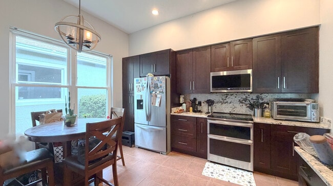 Building Photo - 3497 Foxcroft Cir