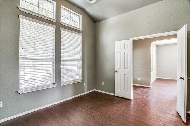 Foto del edificio - 317 Lava Bed Dr