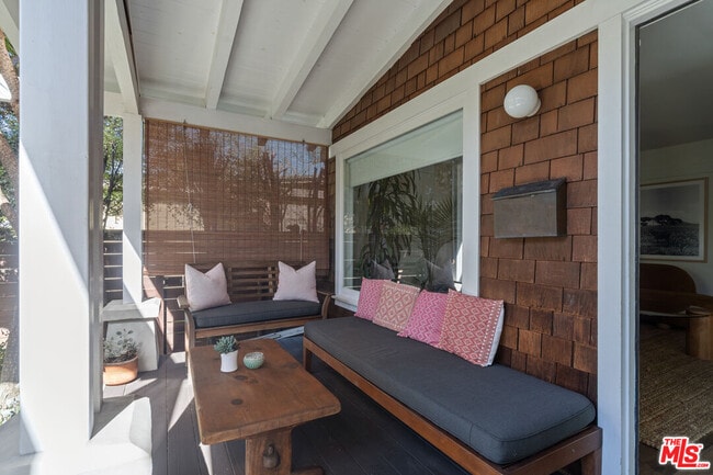 Building Photo - 1613 Cabrillo Ave