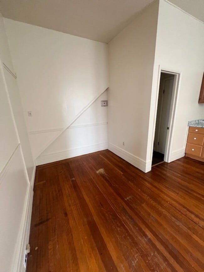 Building Photo - 32-34 E North St