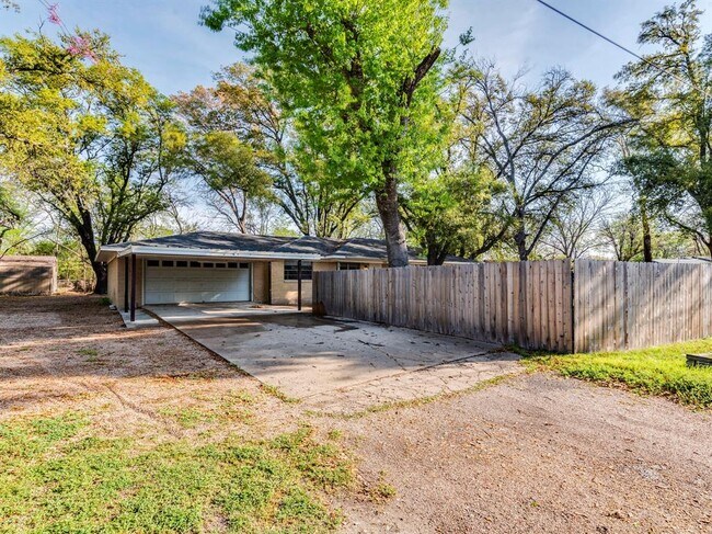 Building Photo - 10606 Macmora Rd