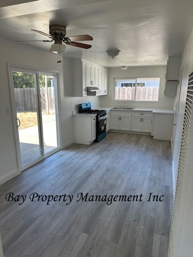 Building Photo - Rent Reduced! Newly remodeled home in Nort...