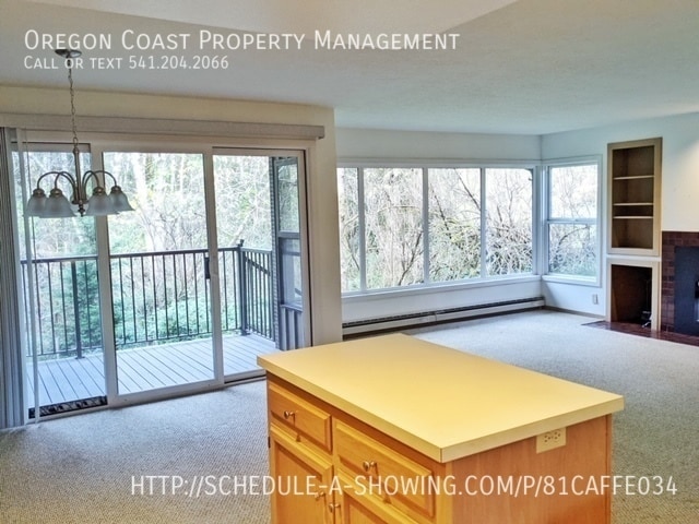 Building Photo - Forest Views! 2 Bedroom Condo in LIncoln City