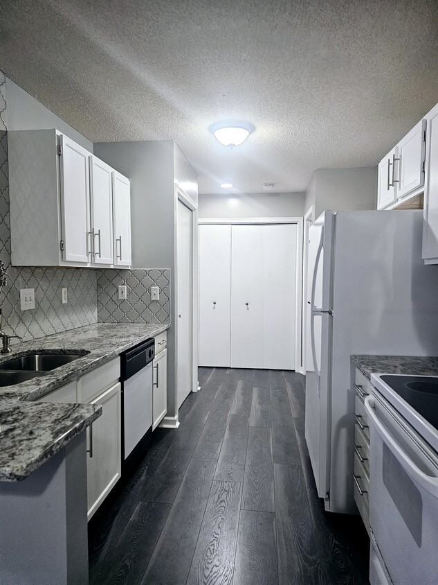 995 106th Ln NW Unit 995 106th Lane NW 51, Coon Rapids, MN 55433