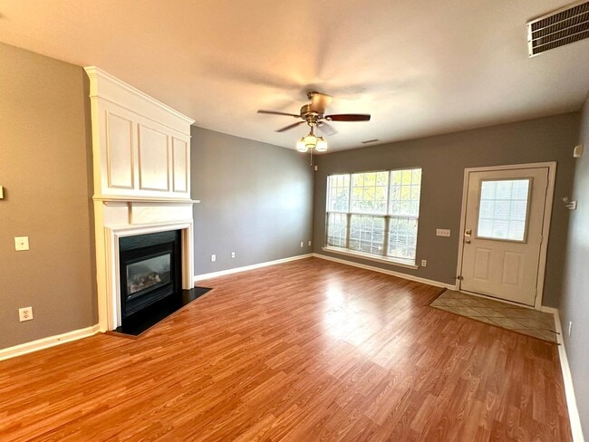 Building Photo - 2029 Chinabrook Ct