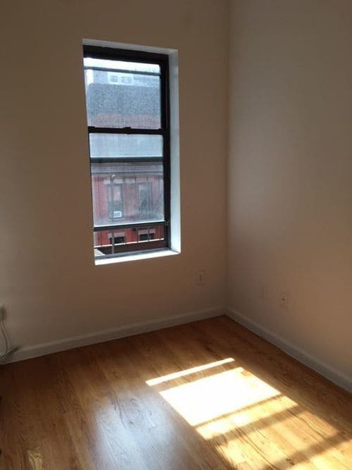 Building Photo - 429 E 73rd St