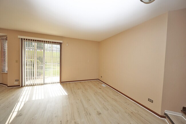 Foto del edificio - 1896 Fox Run Dr