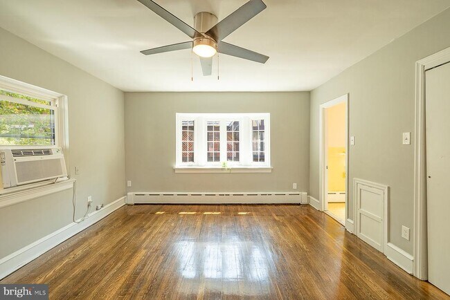 Foto del edificio - 749 Yorkway Pl