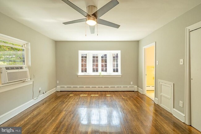 Building Photo - 749 Yorkway Pl