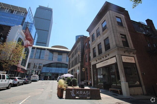 Building Photo - 48 Gloucester St