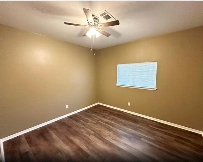 Building Photo - 9518 Ashville Dr