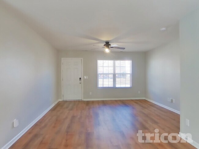 Building Photo - 933 Joselynn Drive