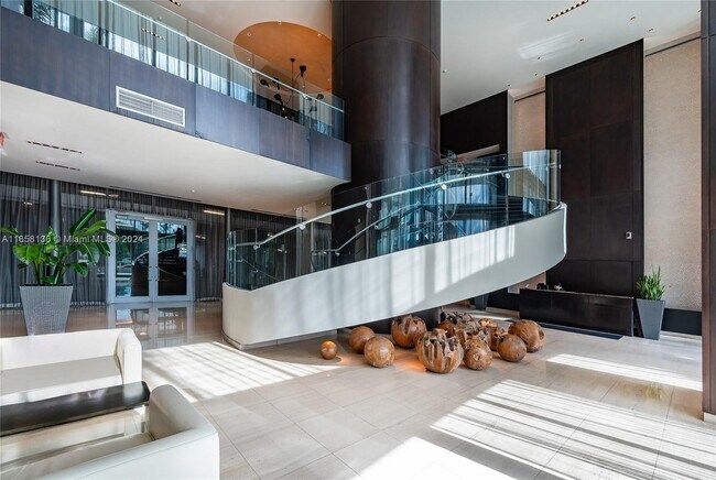 Building Photo - 900 Biscayne Blvd