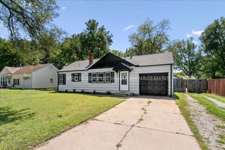 Building Photo - 4041 E Bellaire Ave