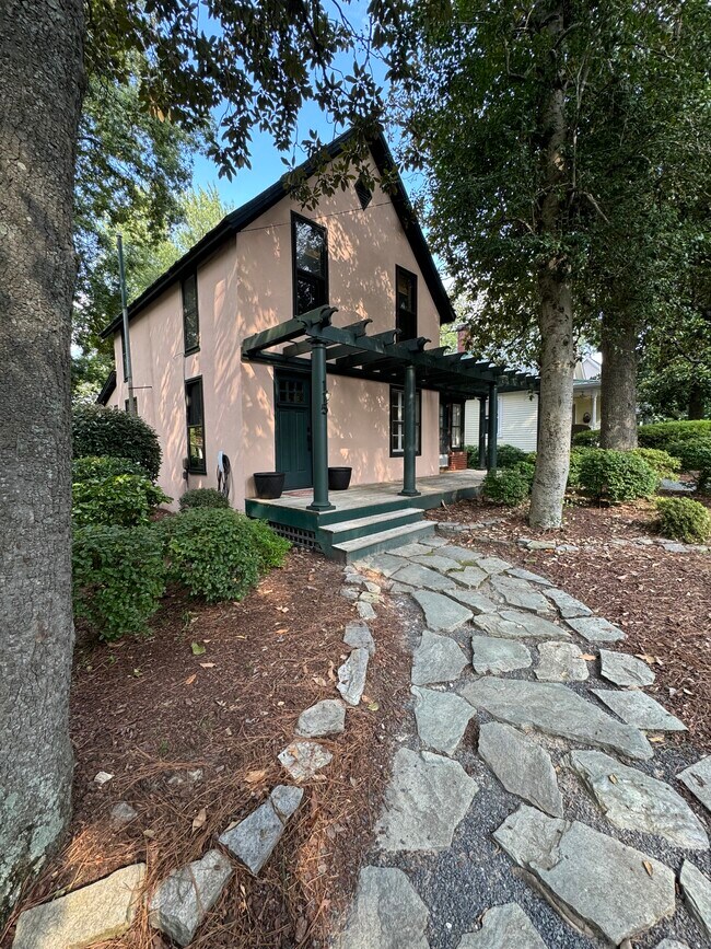 Foto del edificio - 115 E Vermont Ave