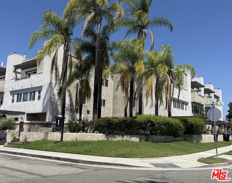 Building Photo - 804 N Kenilworth Ave