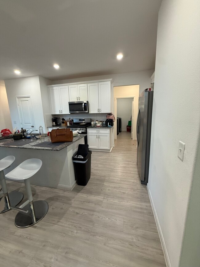 Building Photo - 16527 Pine Arrow Dr