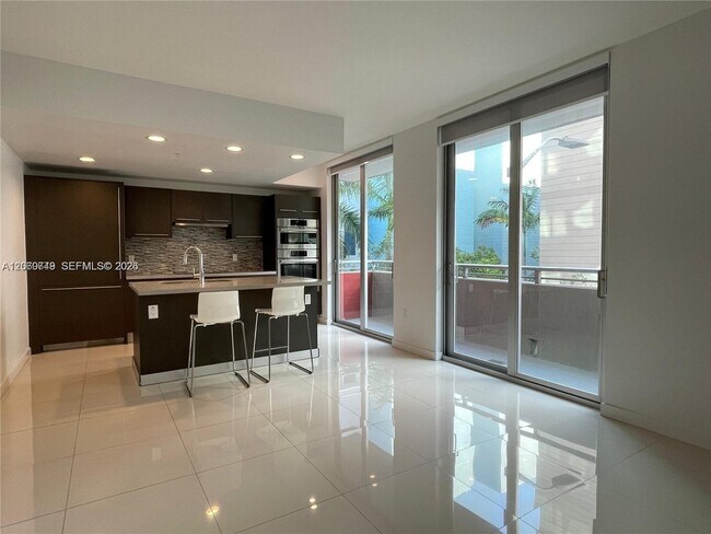 Foto del edificio - 7875 NW 107th Ave