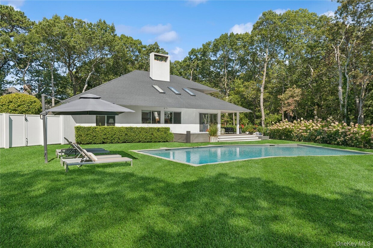 Foto principal - 10 Lakewood Ln