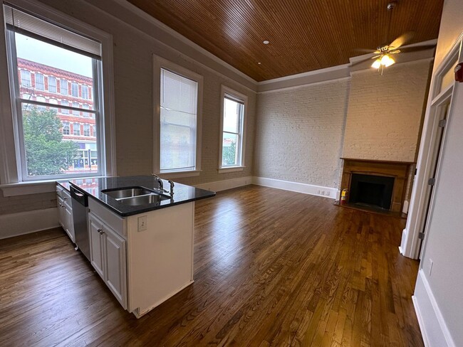 Interior Photo - Lofts at Poplar Pointe