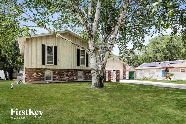 Building Photo - 876 N Commonwealth Ave