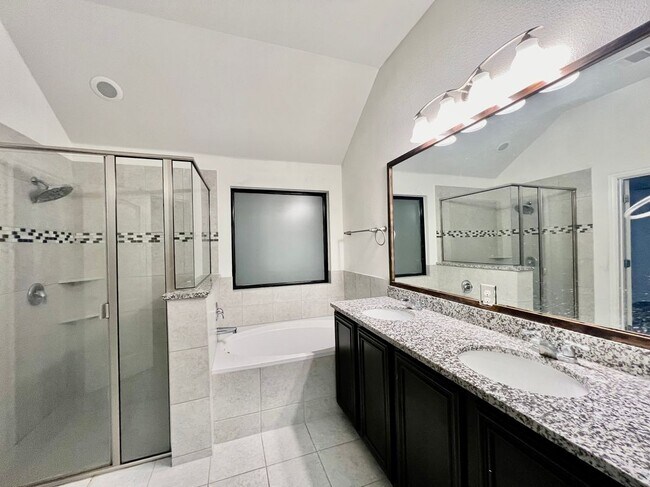 Building Photo - 1429 Freesia Dr