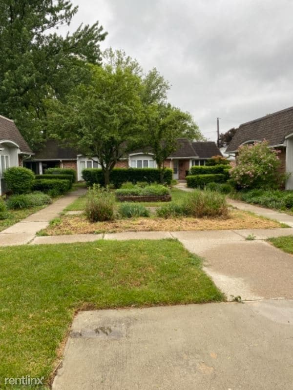 Primary Photo - 2 br, 2 bath Townhome - 4445 W Sylvania Ave