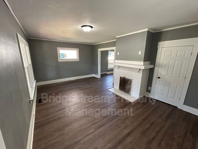 Building Photo - 33 E Shadyside Dr
