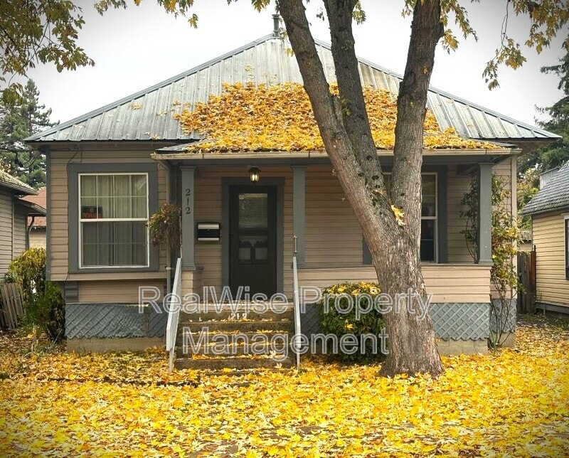 Primary Photo - 212 SE Mosher Ave