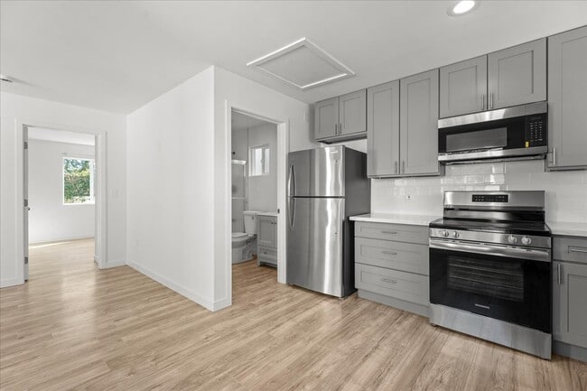 Building Photo - 4044 Huron Ave
