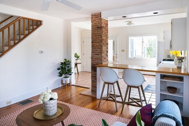 Foto del edificio - 128 Holworthy St