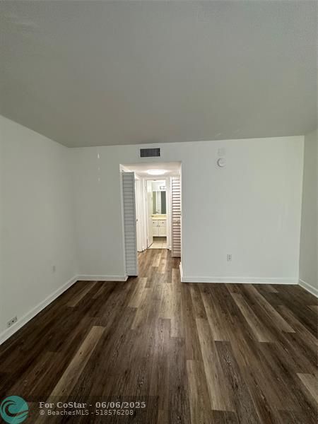 Foto del edificio - 721 N Pine Island Rd
