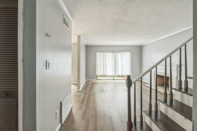 Foto del edificio - 2251 Pernoshal Ct