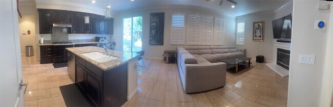 Foto del edificio - 8200 E Brookdale Ln