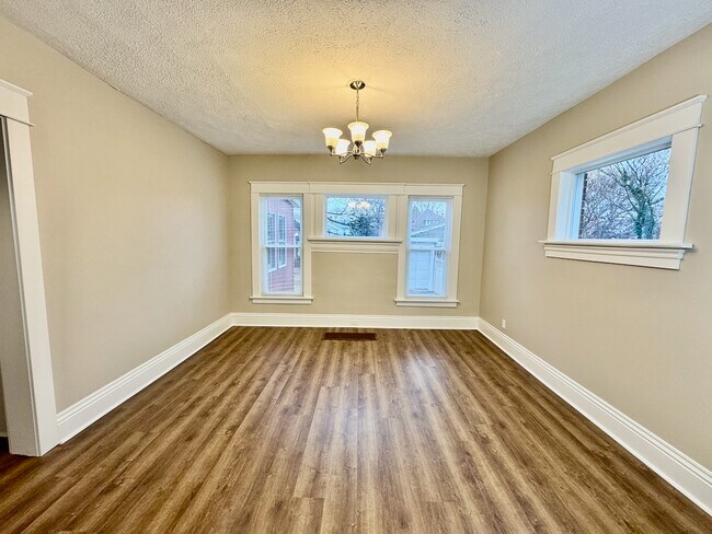 Foto del edificio - 1026 W 7th St