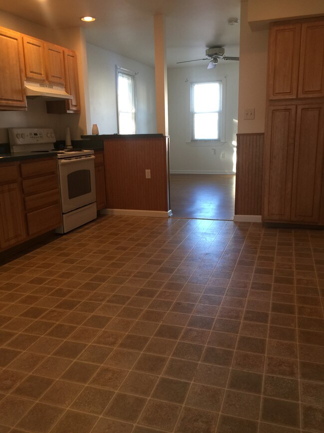 Kitchen 2 - 3111 Sycamore St