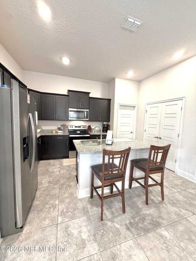 Foto del edificio - 3085 Laurel Springs Dr