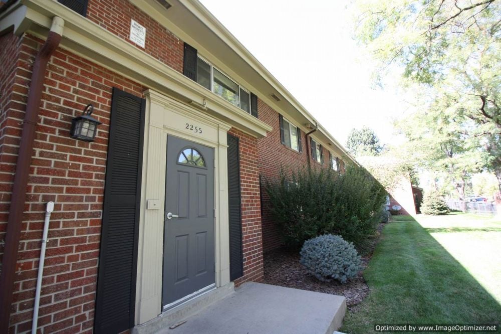 Primary Photo - 2255 Olive St