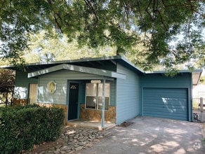 Building Photo - 2274 Paris Ave