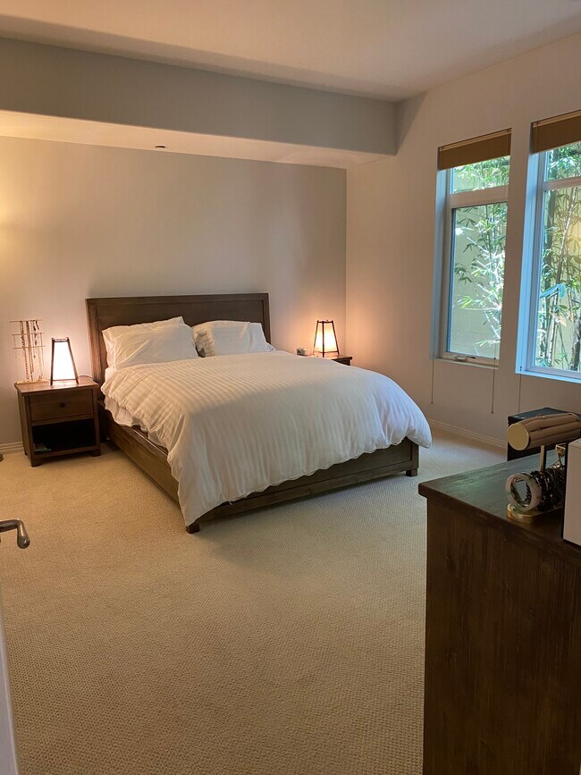 Master bedroom - 4050 Glencoe Ave